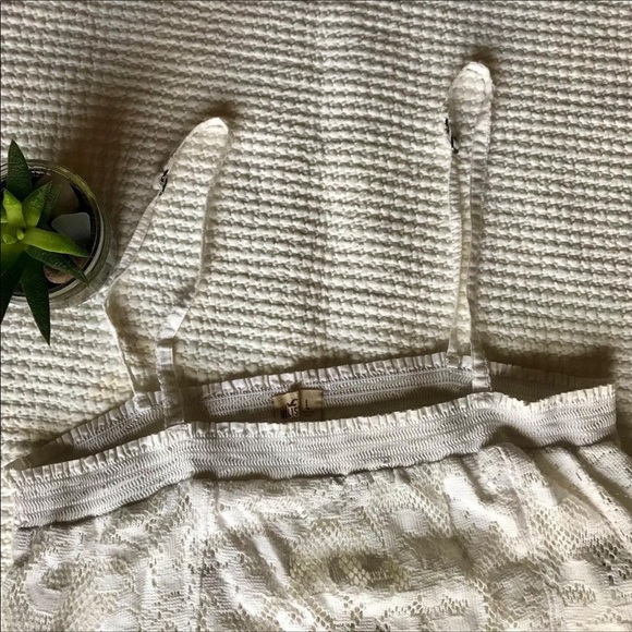 White Lace Crop Tank Top - Picture 2 of 3